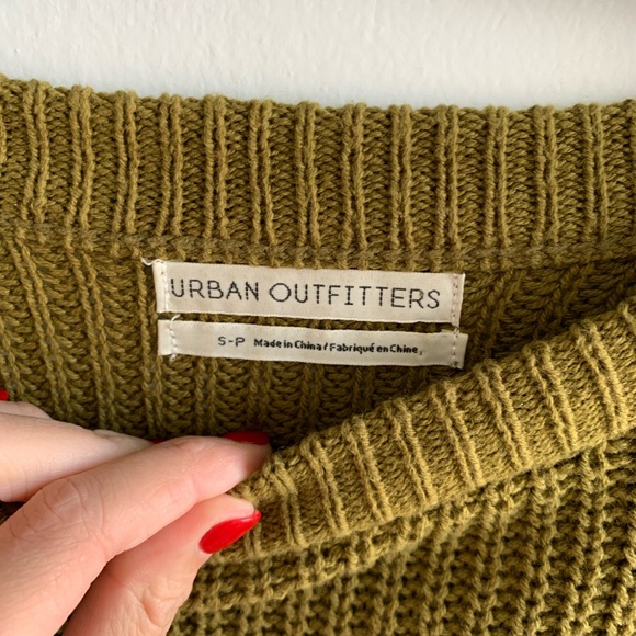 Urban Outfitters Olive Sweater - Picture 4 of 4